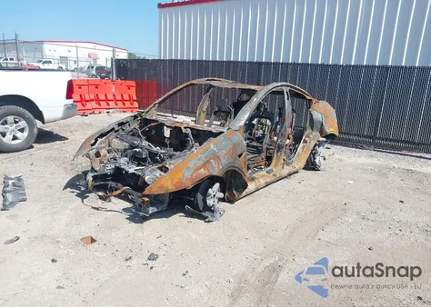 2026 Tesla Model Y Long Range Dual Motor All-Wheel Drive/Long Range Launch Series из США, поврежденный, VIN 7SAYGDEE1TA394561